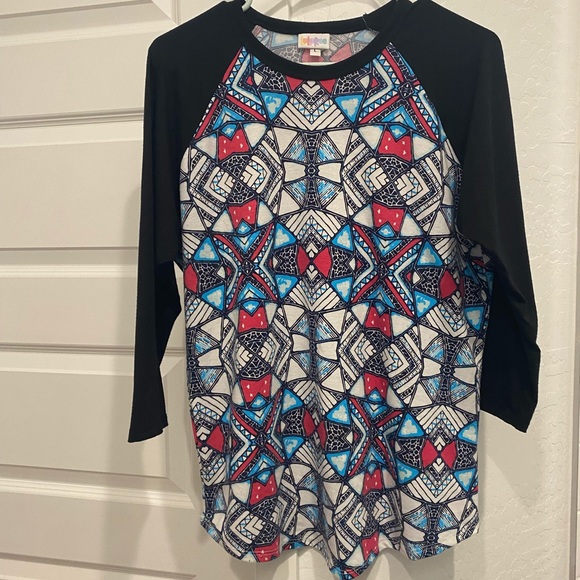 LuLaRoe Tops - LuLaRoe Randy tee